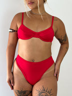 top hot vermelho