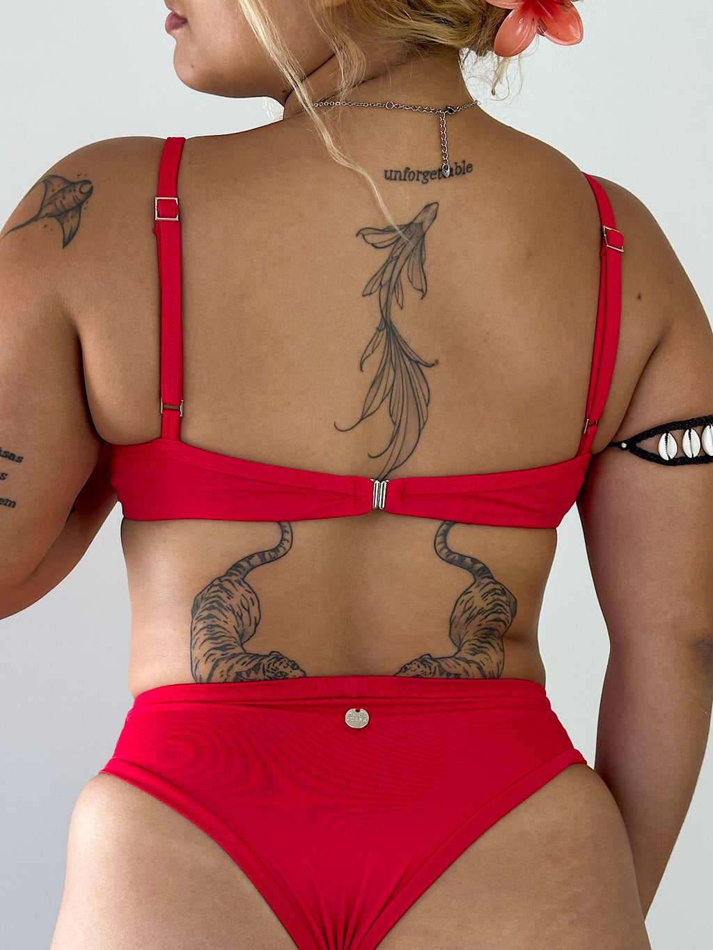 top hot vermelho