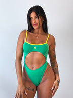 maiô anitta brasil verde