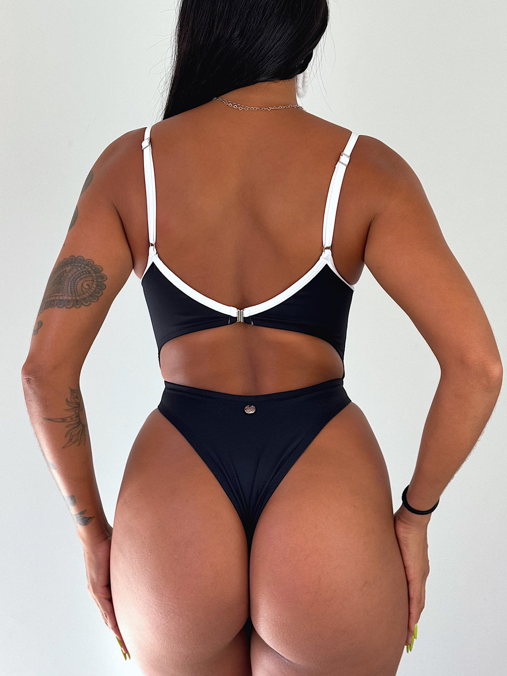 maiô anitta p&b