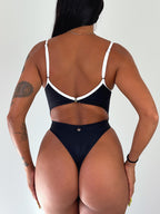 maiô anitta p&b