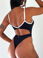 maiô anitta p&b
