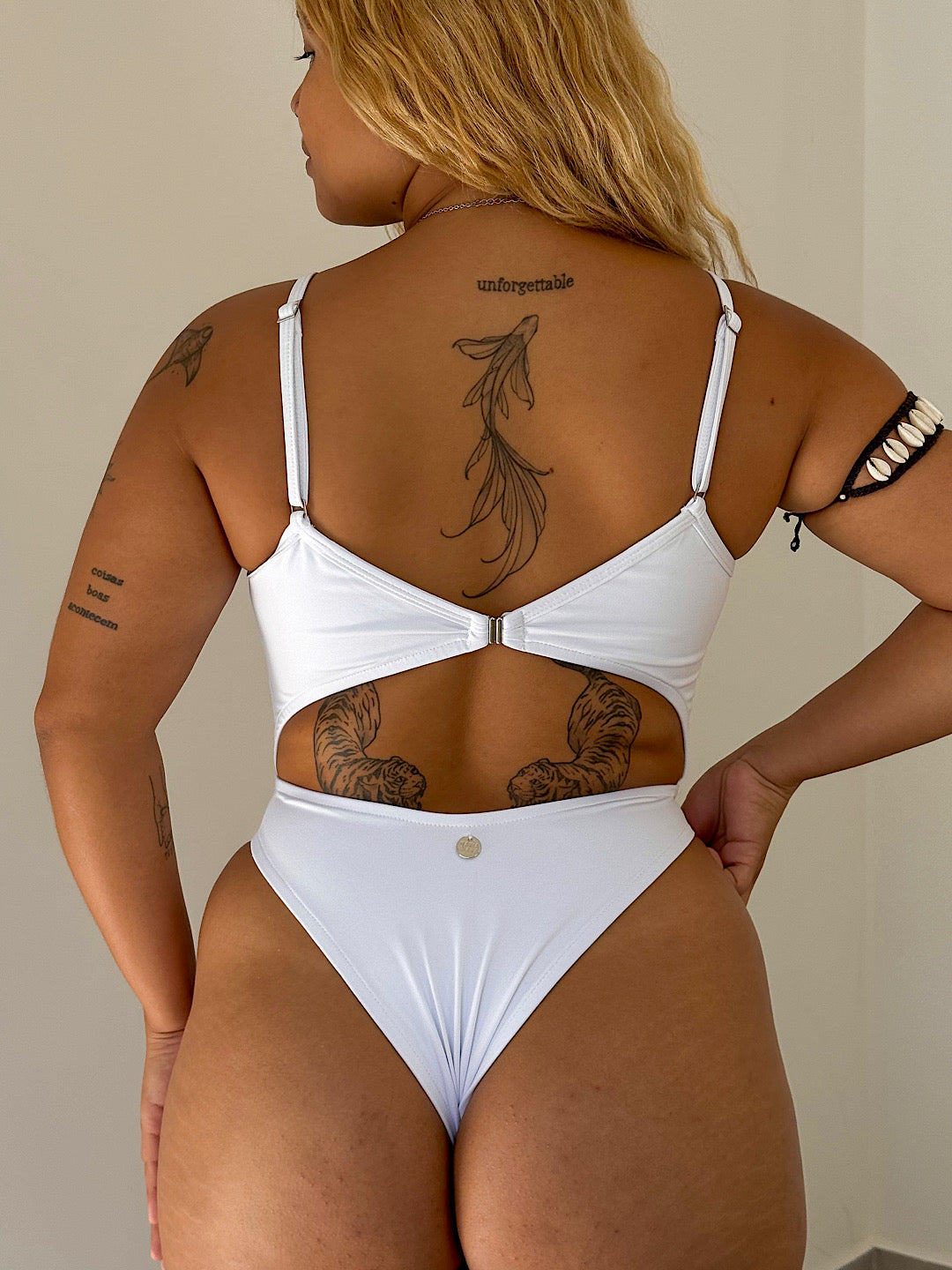 maiô anitta branco
