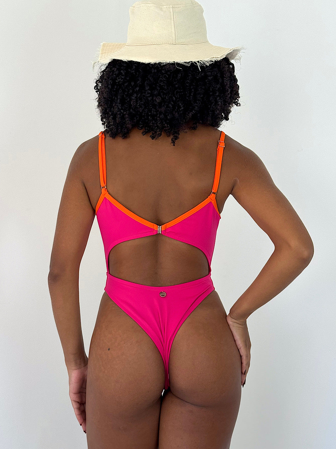 maiô anitta pitaya