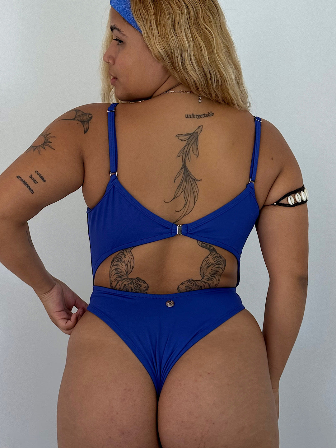 maiô anitta azul escuro