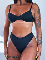 biquíni hot pants preto