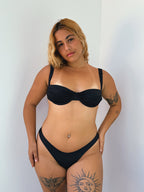 biquíni cléo preto