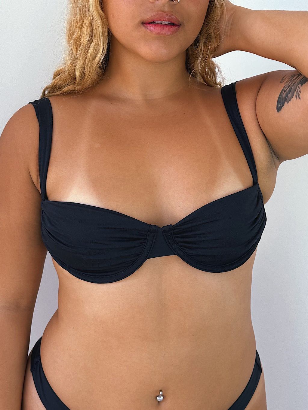 biquíni cléo preto
