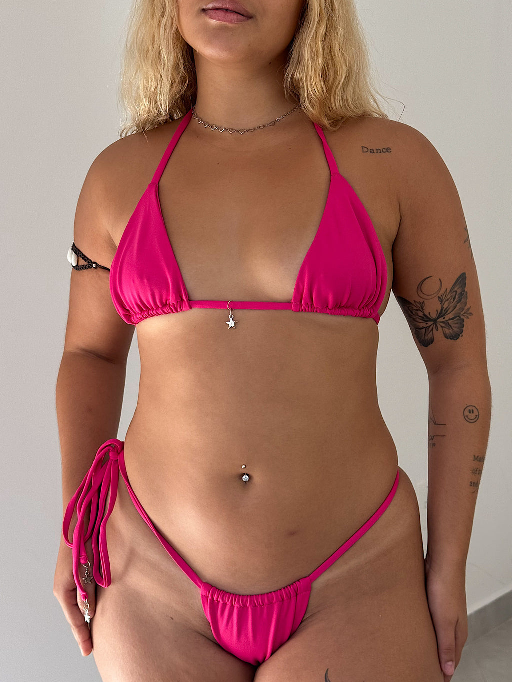 biquíni rihanna fúcsia