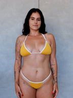 biquíni de fita mostarda&creme