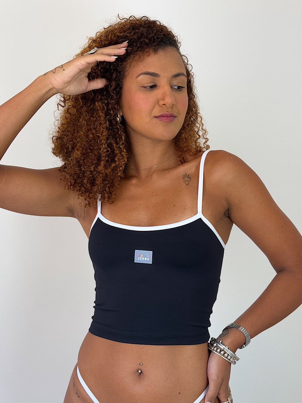 blusa basic p&b